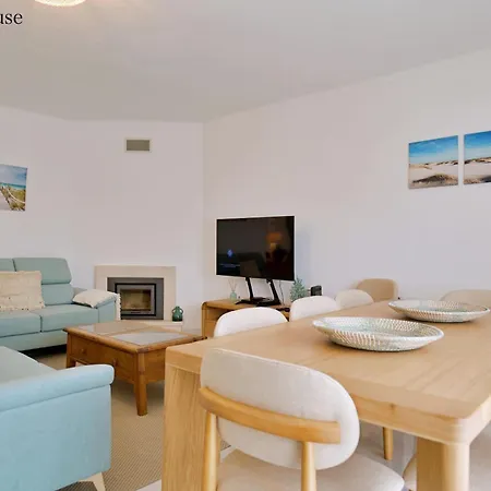 דירה Duplex Penthouse L&a Prainha With Sea View, 2 Terraces, Balcony אלבור