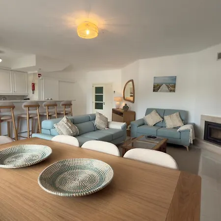 דירה Duplex Penthouse L&a Prainha With Sea View, 2 Terraces, Balcony אלבור